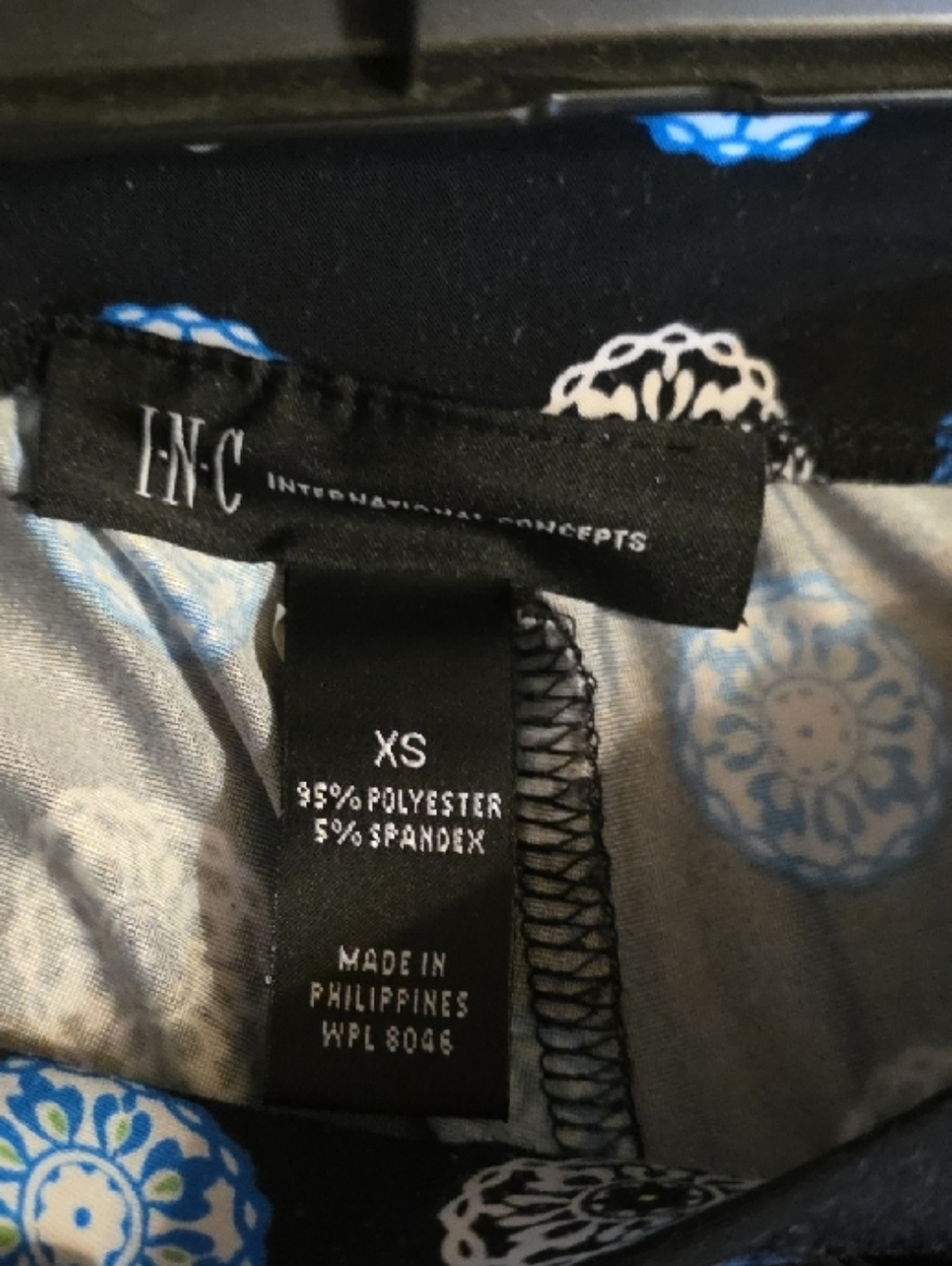Black & Blue Patterned Wide-Leg Pants with Tie Waist - Picture 4 of 4
